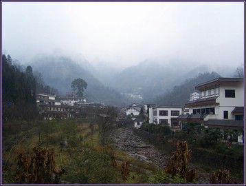 水墨山水一样的青城后山下