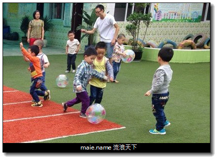 幼儿园的足球课